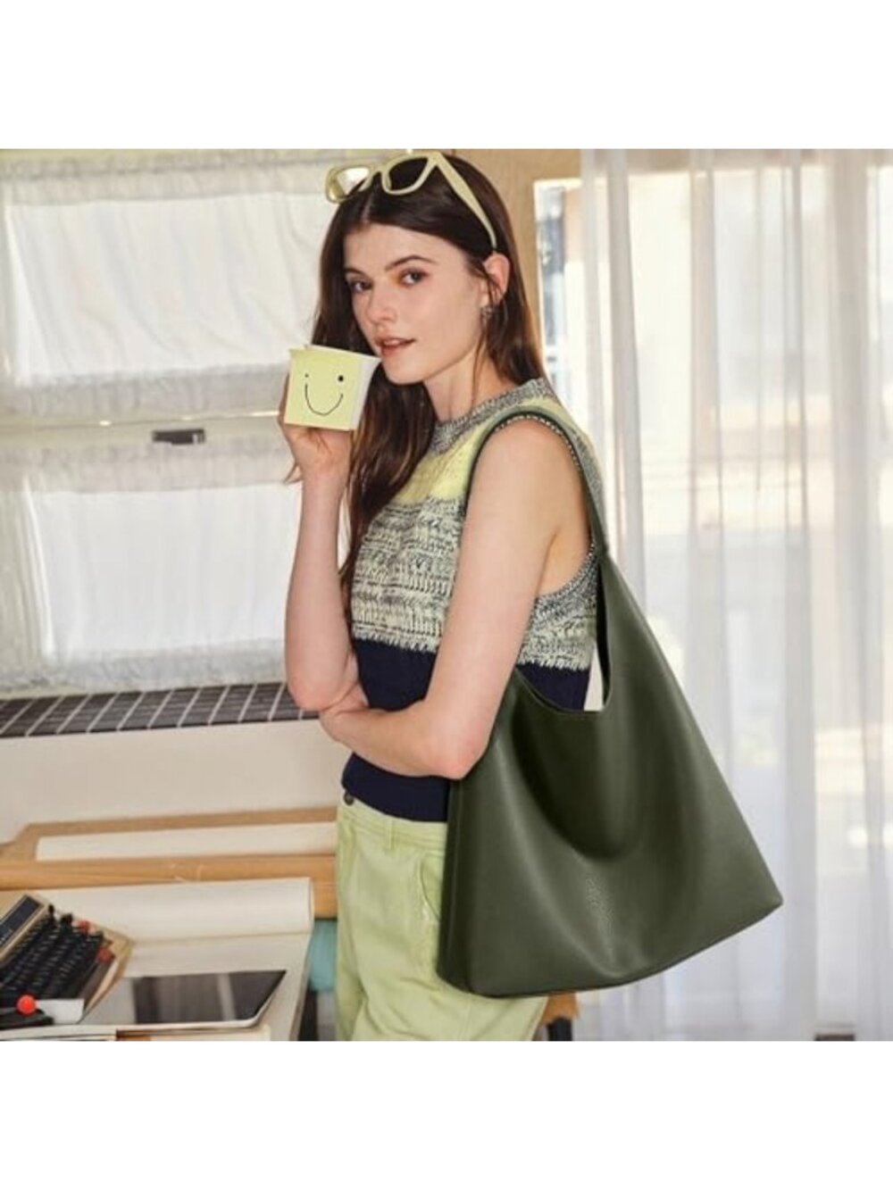 Chic Slouchy Hobo Bag | 34cm Everyday Tote | Casual Weekender Sack for Women - Picture 2 of 7